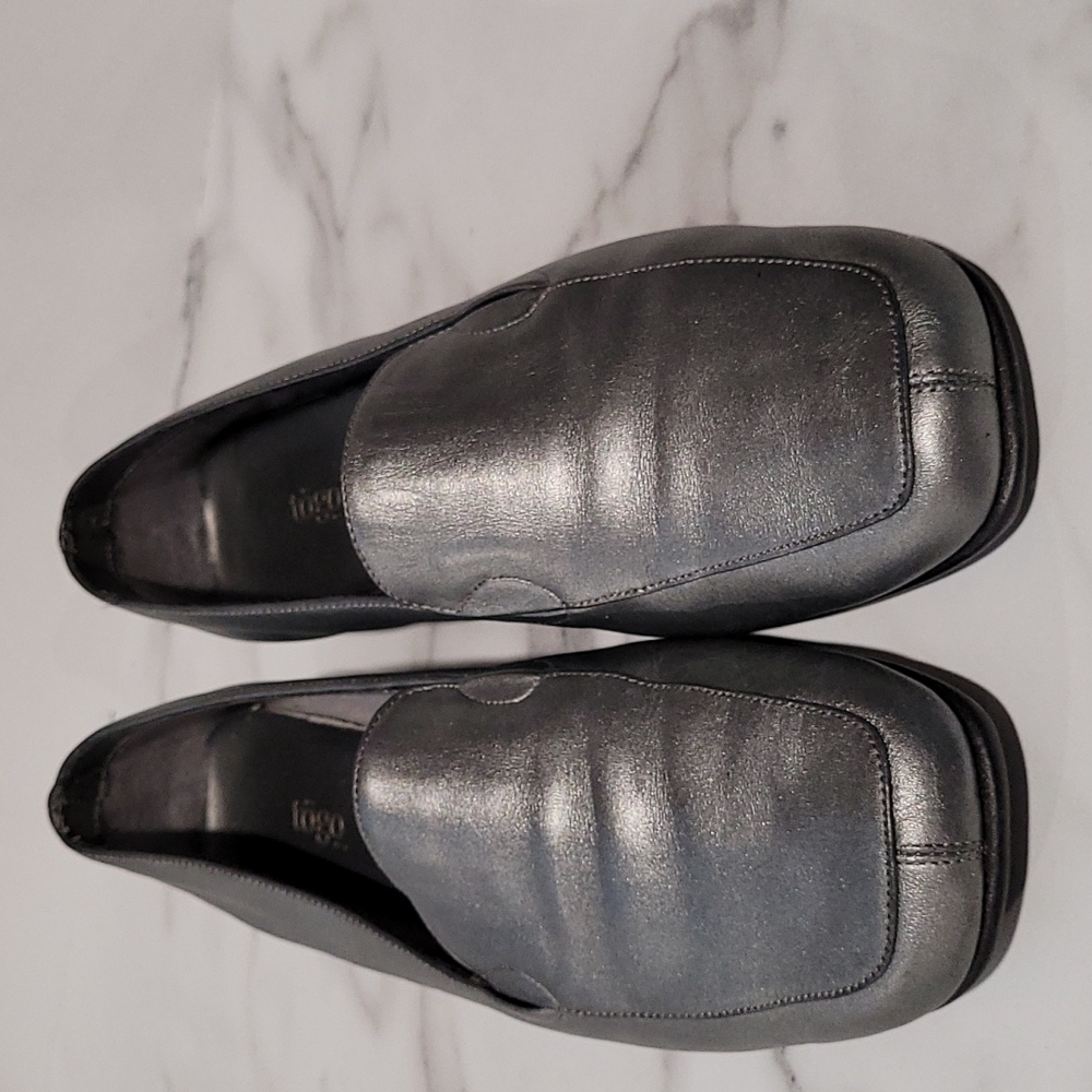 Togo woman shoes